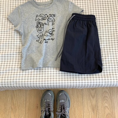 正肩灰色韩系短袖t恤女夏季修身显瘦设计感小众独特巨好看上衣ins