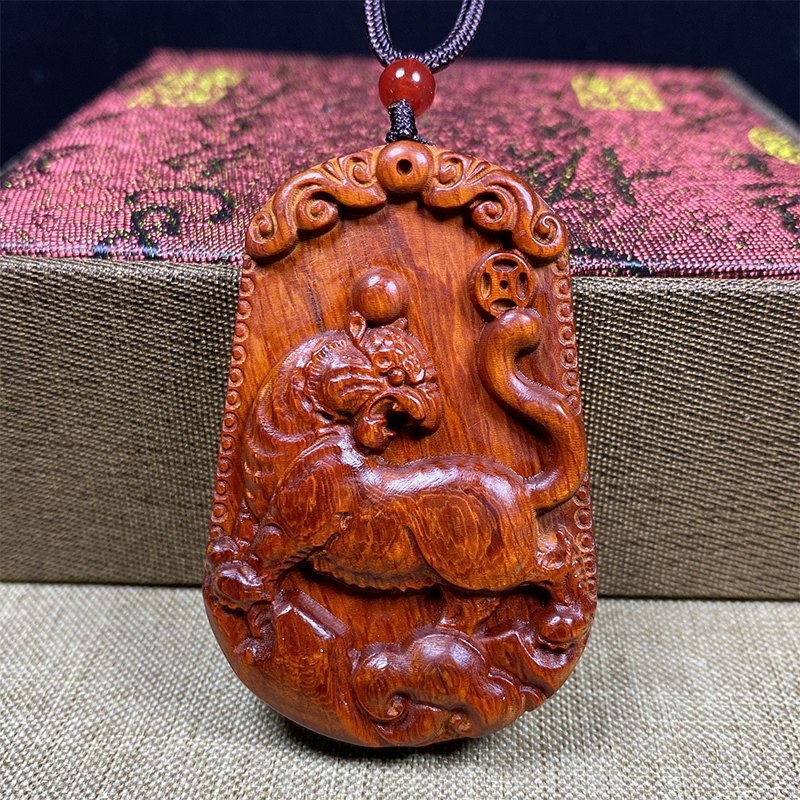 小叶紫檀木雕鼠牛虎兔龙蛇马羊鸡狗猪木质钥匙红木生肖吊坠挂件