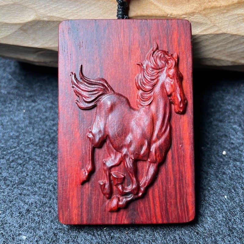 小叶紫檀木十二生肖马吊坠男女木质马年木雕挂件红木马牌钥匙扣