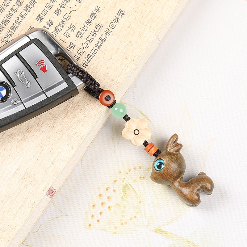 网红檀木钥匙扣一路平安汽车钥匙挂件可爱小鹿男女情侣手机吊坠饰