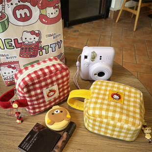 可爱kitty优质毛绒格子收纳包拍立得包正方形随身携带便捷ccd小包