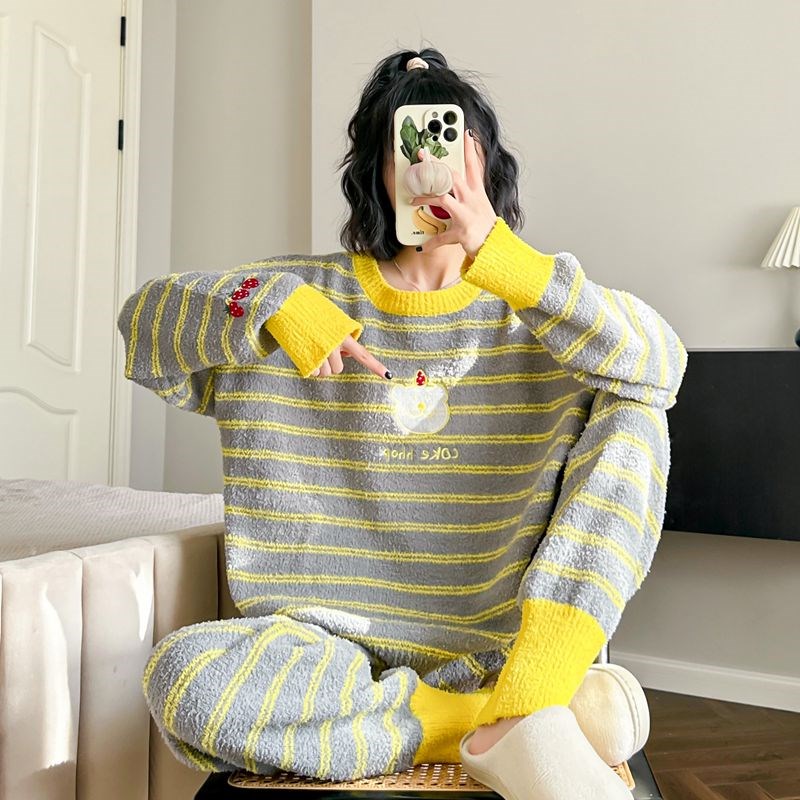 新款半边绒睡衣冬季女珊瑚绒笑脸甜美套装加厚可外穿软绵绵家居服