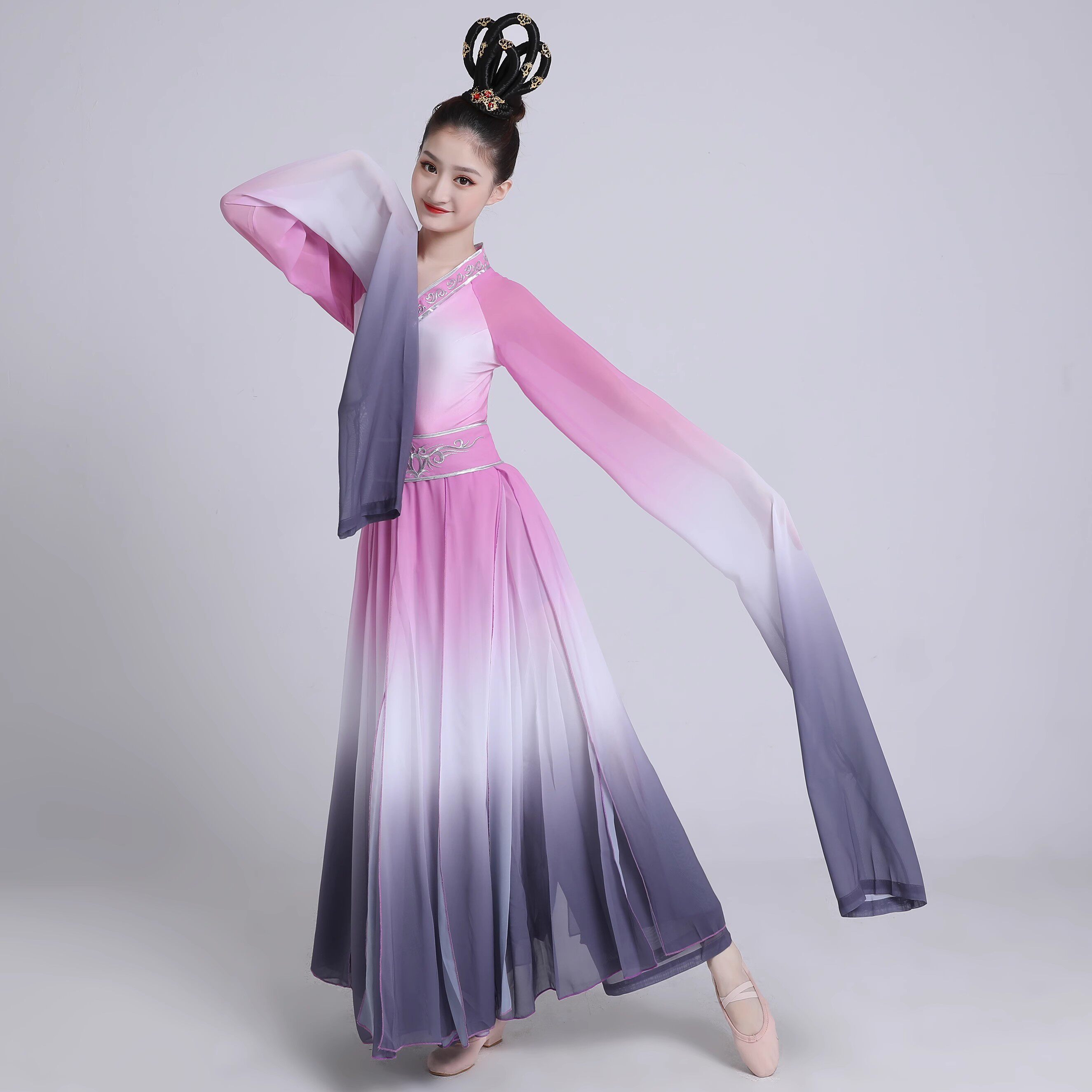 荃婉出租古典舞水袖舞蹈服女装飘逸演出服红昭愿采薇惊鸿舞蹈服女