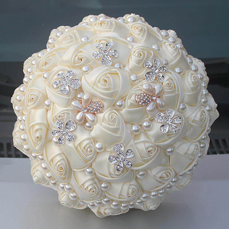 现货奶白手捧花直销珍珠饰品新娘手捧花婚礼捧花W0724