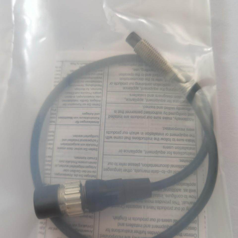 接近开关限位开关E2E-X6MD18-M1TGJ