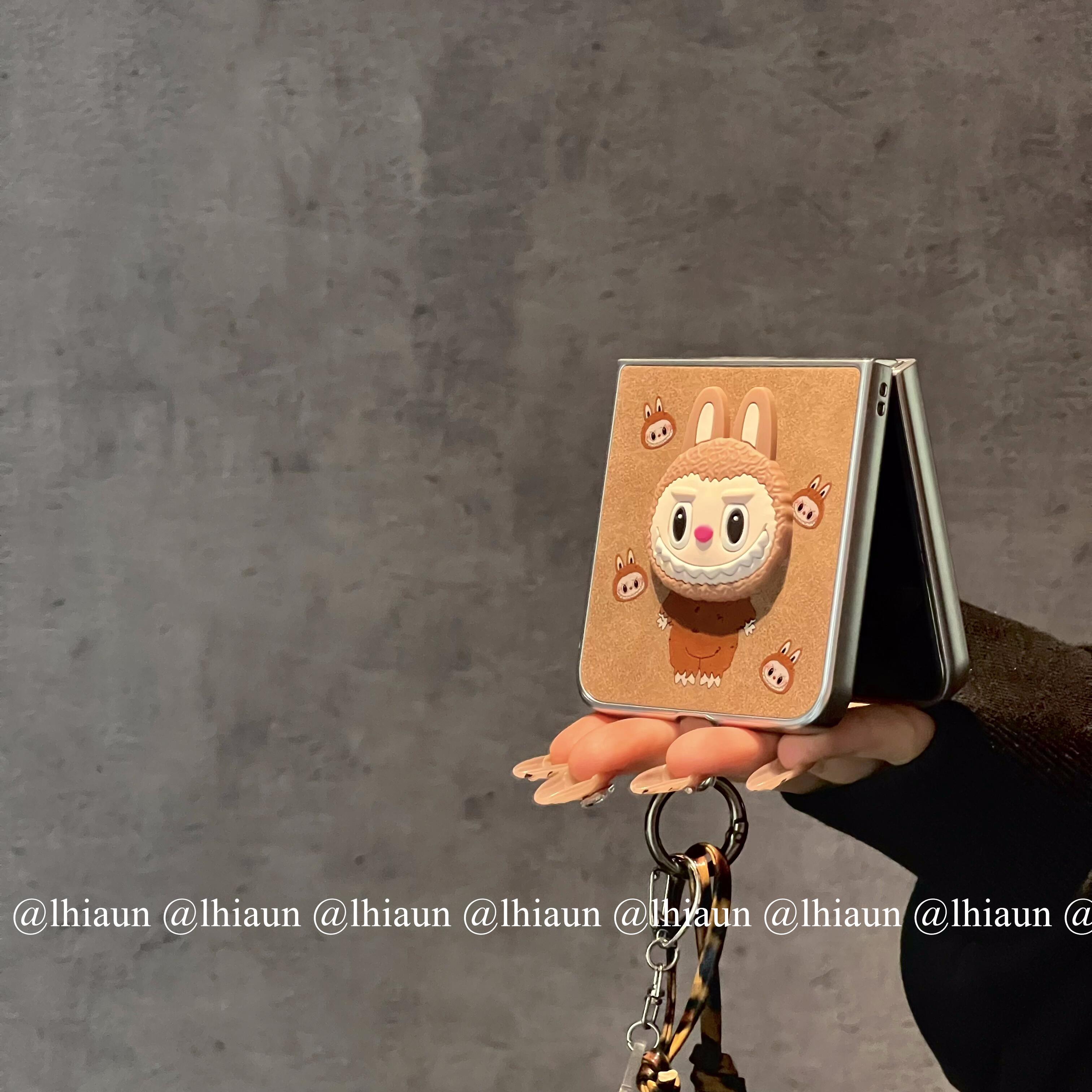 棕皮拉布布折叠屏手机壳