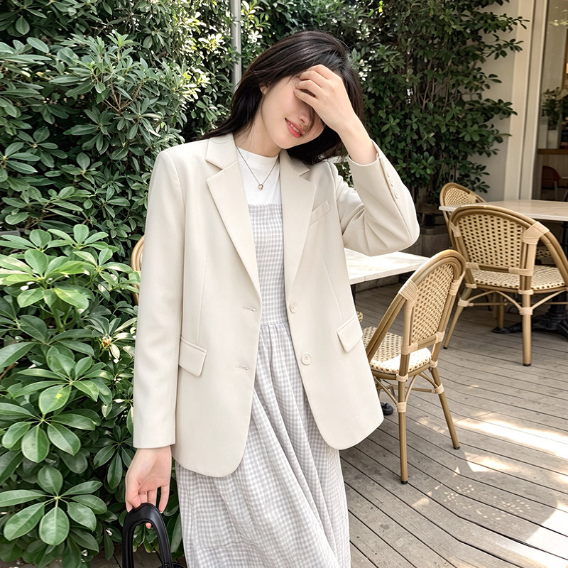 白色西装外套女2026新款早春秋小个子高级感短款正肩韩系休闲西服