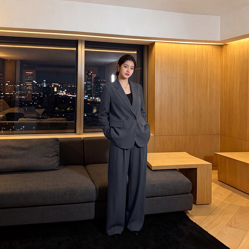 灰色小西装外套女2026春秋新款小个子设计感小众宽松休闲西服套装