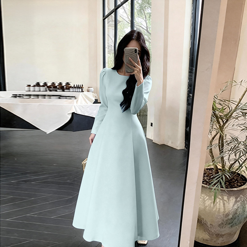 蓝色长袖连衣裙子女春秋冬2026新款法式高级感礼服裙收腰显瘦长裙