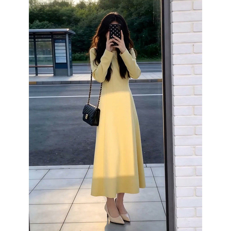 黄色长袖连衣裙子女早春秋2026新款法式收腰显瘦礼服裙高级感长裙