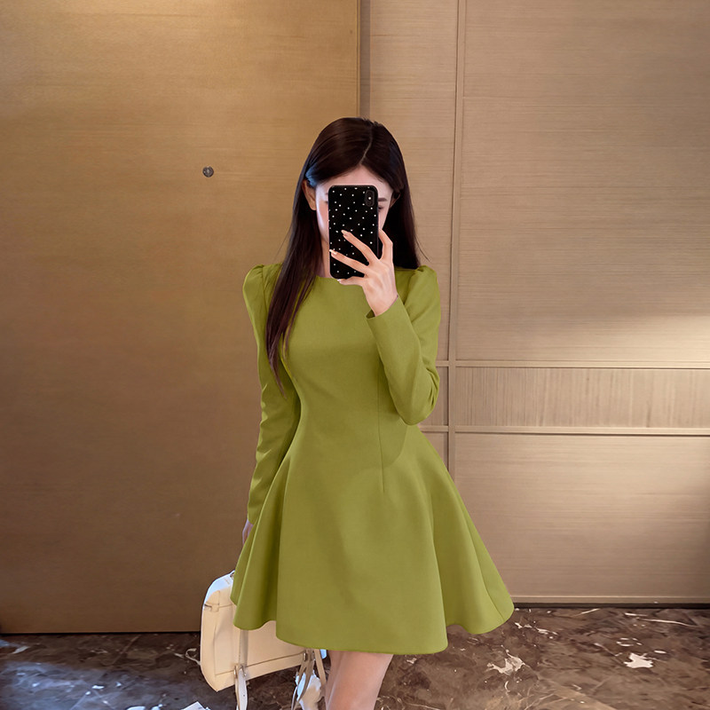 绿色长袖连衣裙子女春秋冬季高级感小个子气质礼服裙收腰显瘦短裙