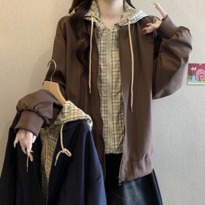 设计感格子拼接连帽棒球服女