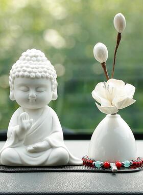 Z2J创意陶瓷平安小新款汽车摆件男士车内中控台网红