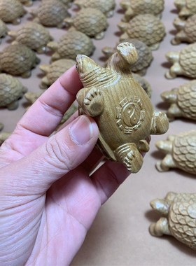 正宗金丝楠木正黄料金钱龟实木整料手把件阴沉木雕刻工艺汽车摆件