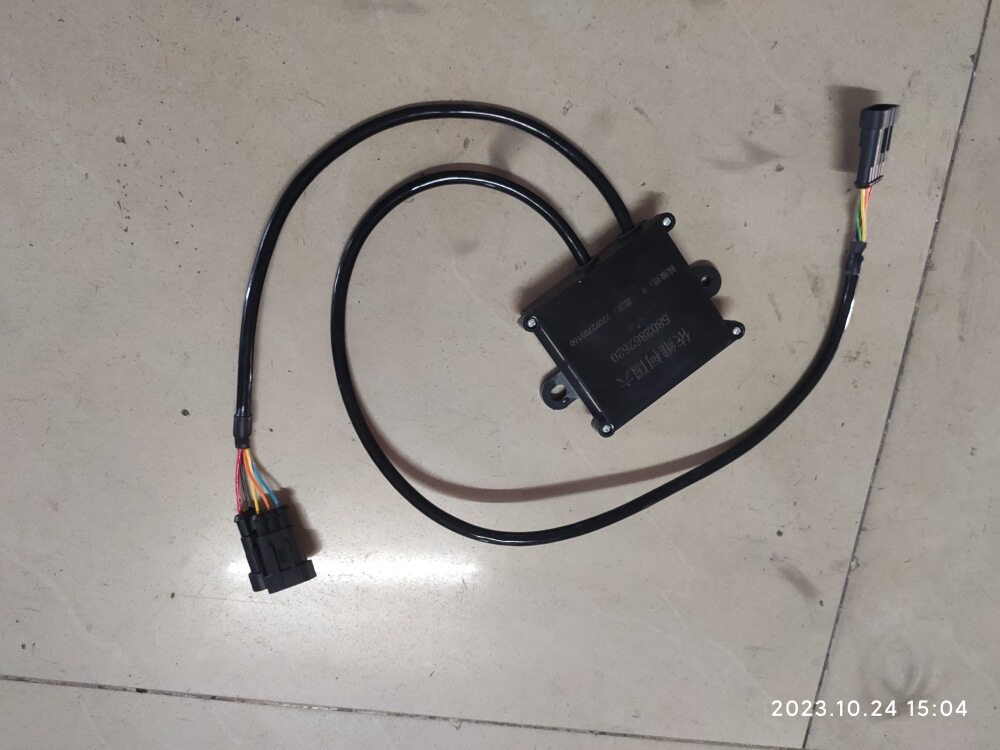 依维柯欧胜移门电动脚踏板控制盒侧拉门折叠踏板控制器5802862620