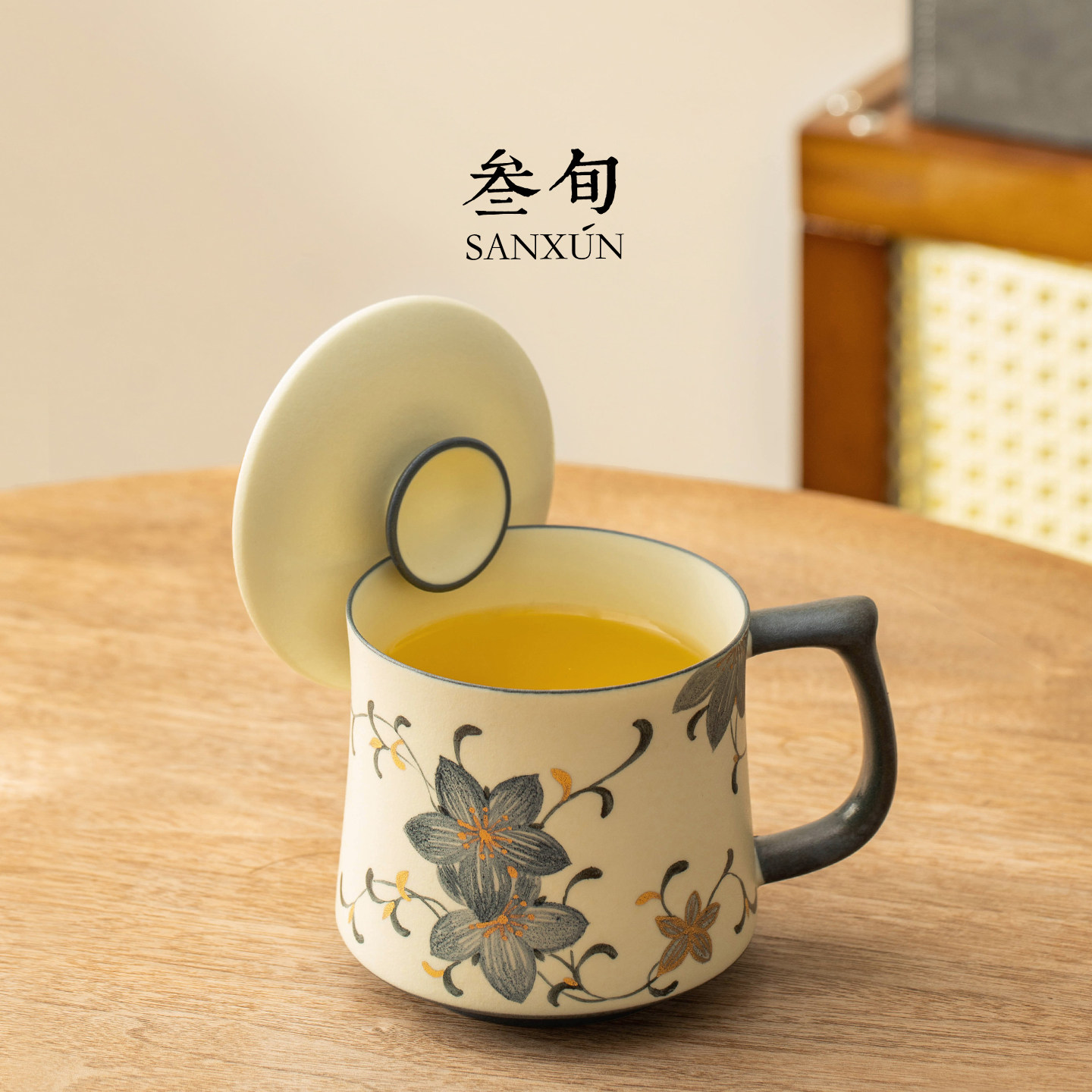 三旬手绘青花缠枝莲泡茶杯陶瓷水杯带盖办公室马克杯中式杯子礼盒