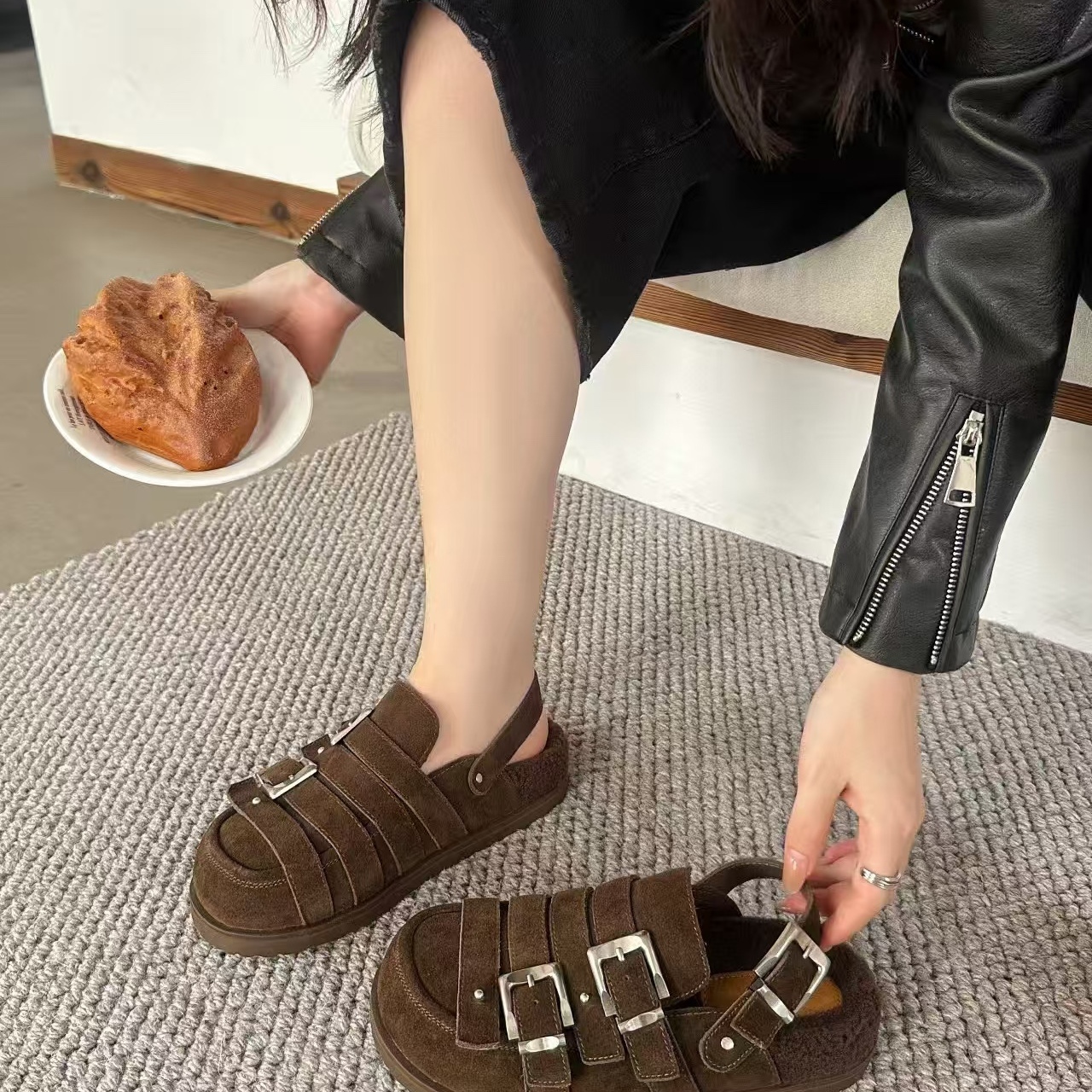 艾模儿2025新款女鞋厚底增高