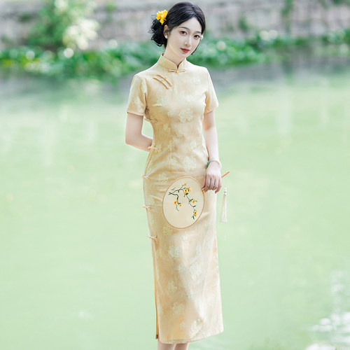 黄色素雅旗袍日常少女订婚连衣裙