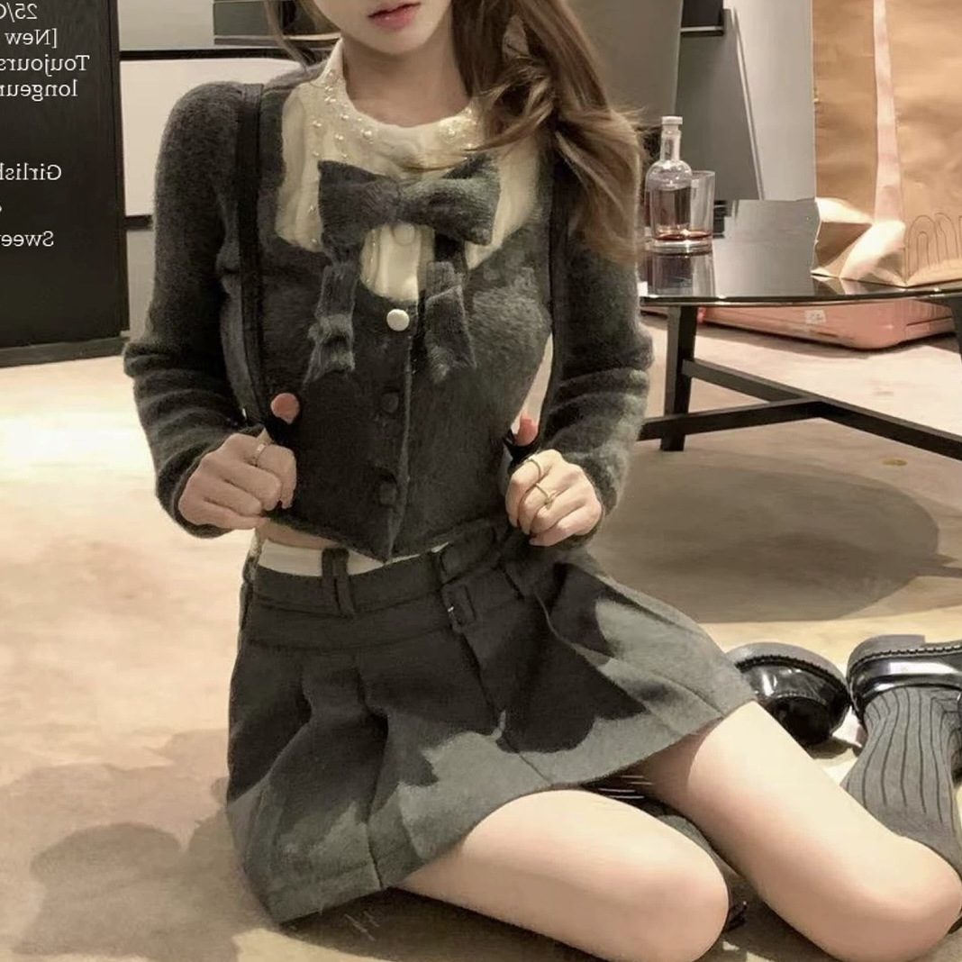 蝴蝶结羊驼毛上衣+撞色短裙套组