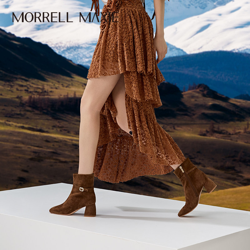 Morrell Maxie方头棕色条带满钻针扣粗跟羊京靴|MW254047BR