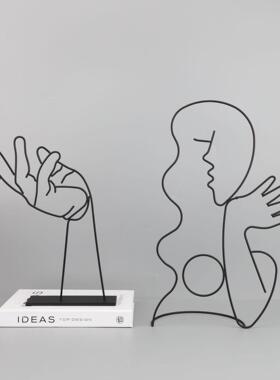 现代简约抽象线框人物金属摆件客厅样板房电视柜售楼处家居装饰品