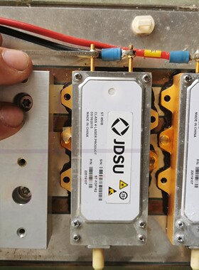JDSU 140W激光器。12个都能出光