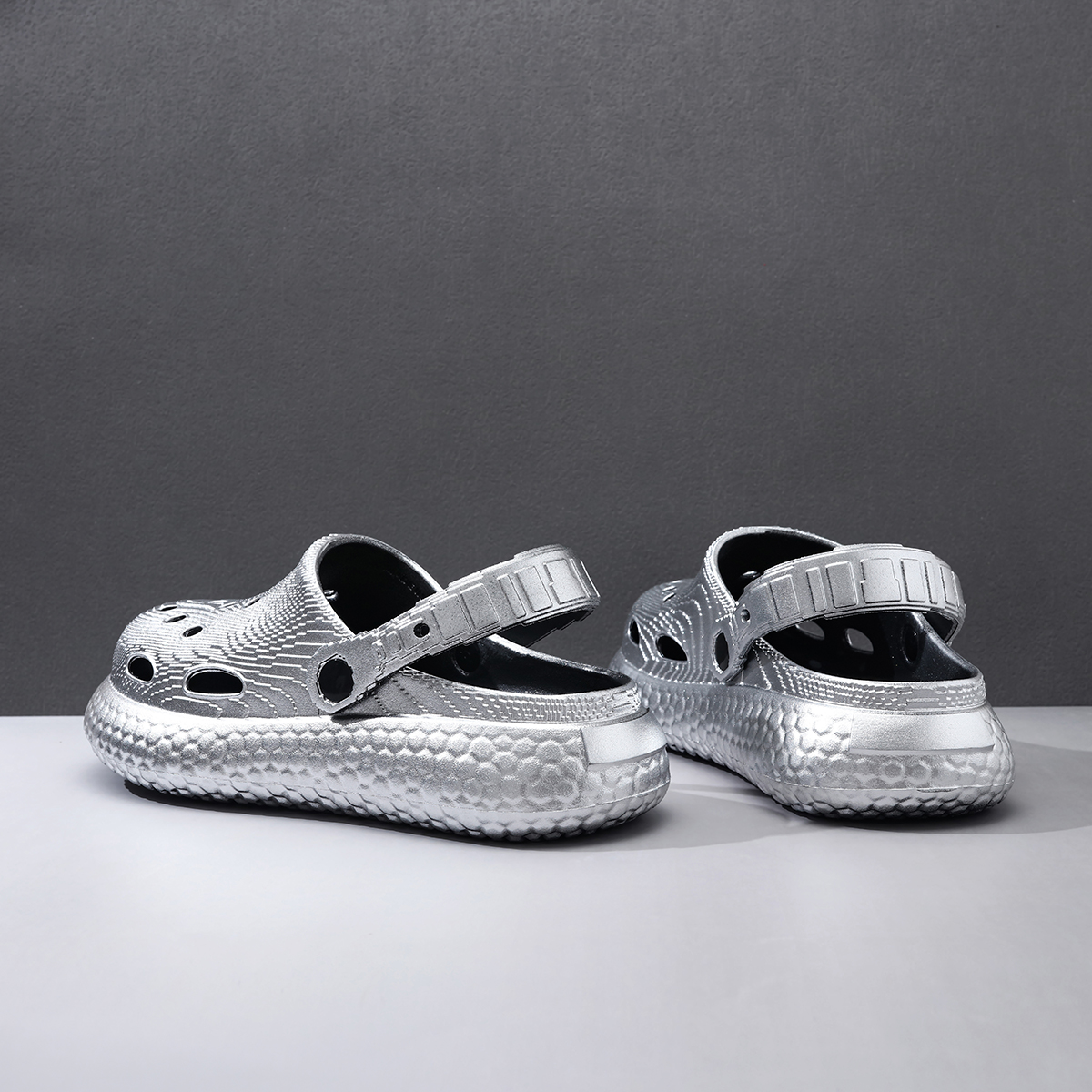 个性银色洞洞鞋男款夏季网红潮流