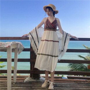夏新款刺绣拼接超仙的民族风沙滩度假吊带裙+P雪纺流苏披肩防晒衫