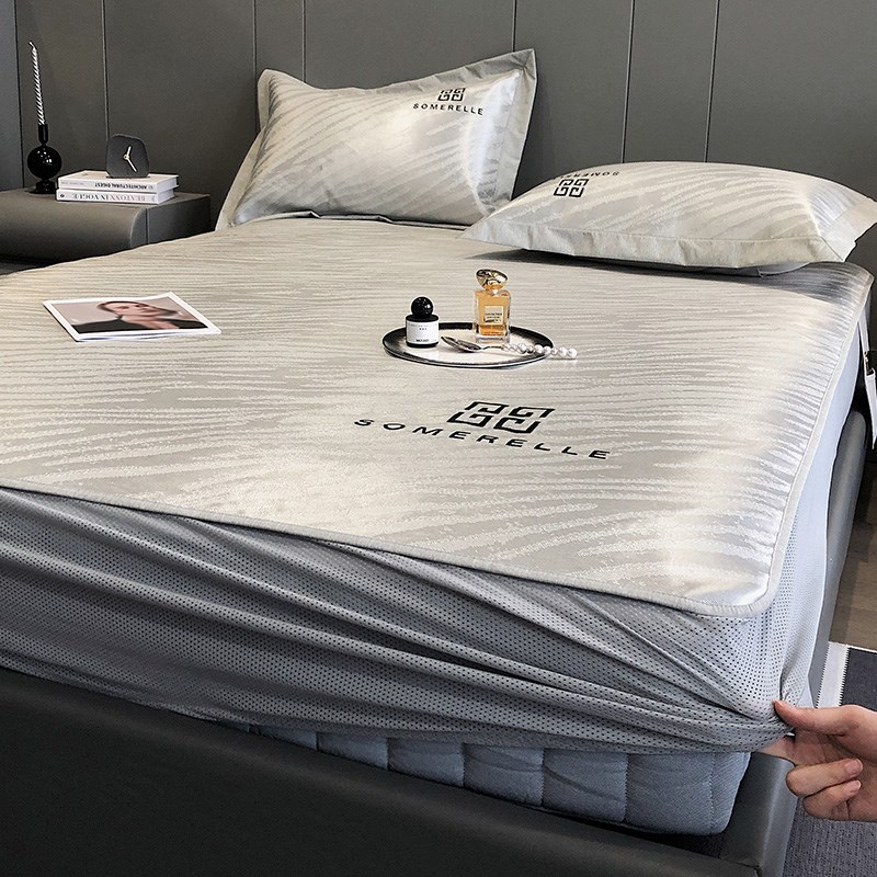 高级感裸睡凉感冰丝席凉席夏季空调席子三件套可机洗新款床上用品