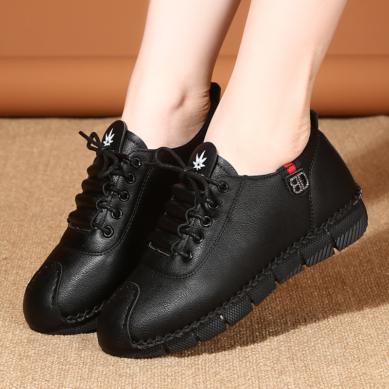 真皮包鞋女春秋平底大尺码系带妈妈妈鞋中老年人防滑舒适手工软底