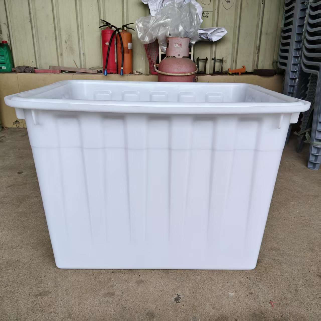 大号白色塑胶水箱加厚带轮周转箱带盖服装厂收纳箱万向轮胶框方桶