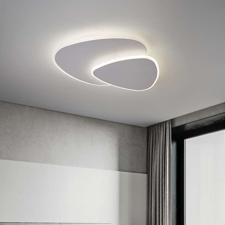 现代卧室吸顶灯简约个性心形儿童灯创意大气温馨浪漫房间LED 灯具