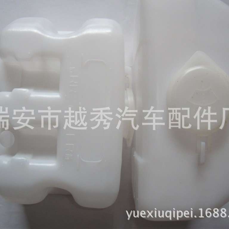 厂家  汽车雨刮风窗洗涤器 长安之星小康原装专用水壶总成