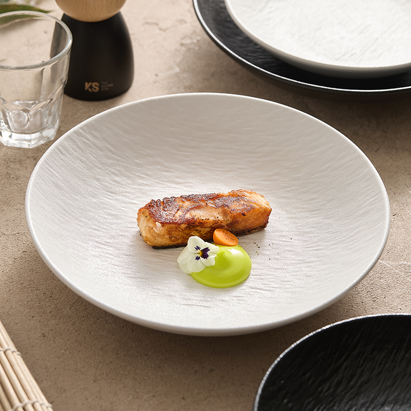 陶瓷盘子家用餐盘高级感菜盘新款沙拉盘好看的盘子日式西餐深盘