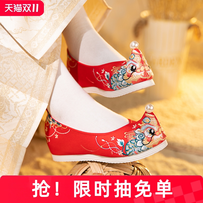 汉服鞋子女明制翘头软底新年款红色布鞋拜年贺岁配马面古风绣花鞋