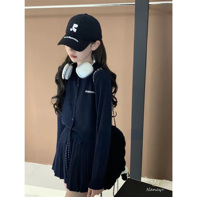 《恩佳专享》新款圆领单排扣开衫女高腰百褶裙J两件套EJ09T-8882