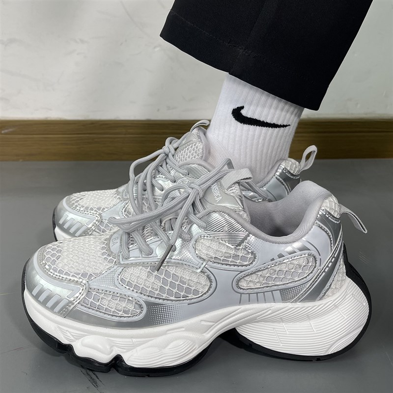 男鞋2025新款做旧银白色厚底增高老爹鞋女情侣透气网面运动休闲鞋