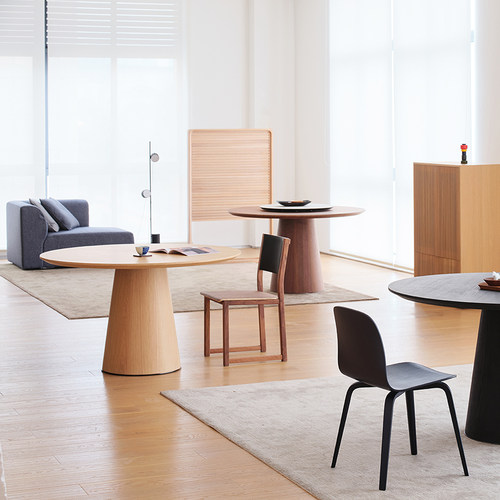 北欧圆桌餐桌椅民宿2实木1.8原木组合餐桌/简约米圆饭桌大酒店