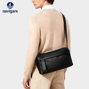 Navigare意大利小帆船男士大容量斜挎包2026新款真皮单肩包枕头包