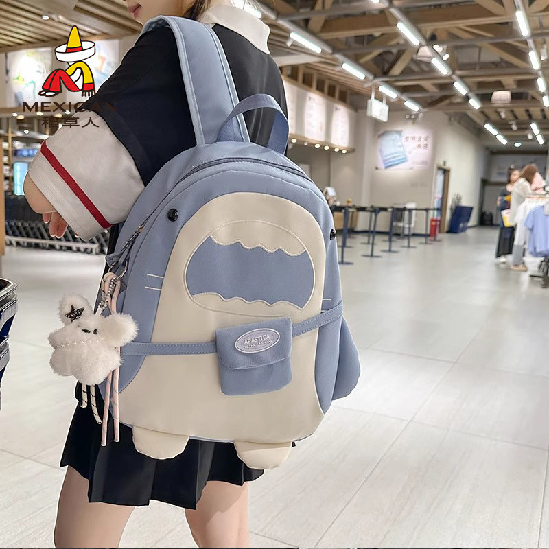 稻草人新款高颜值清新甜美撞色拼接可爱鲨鱼包女休闲轻便双肩包