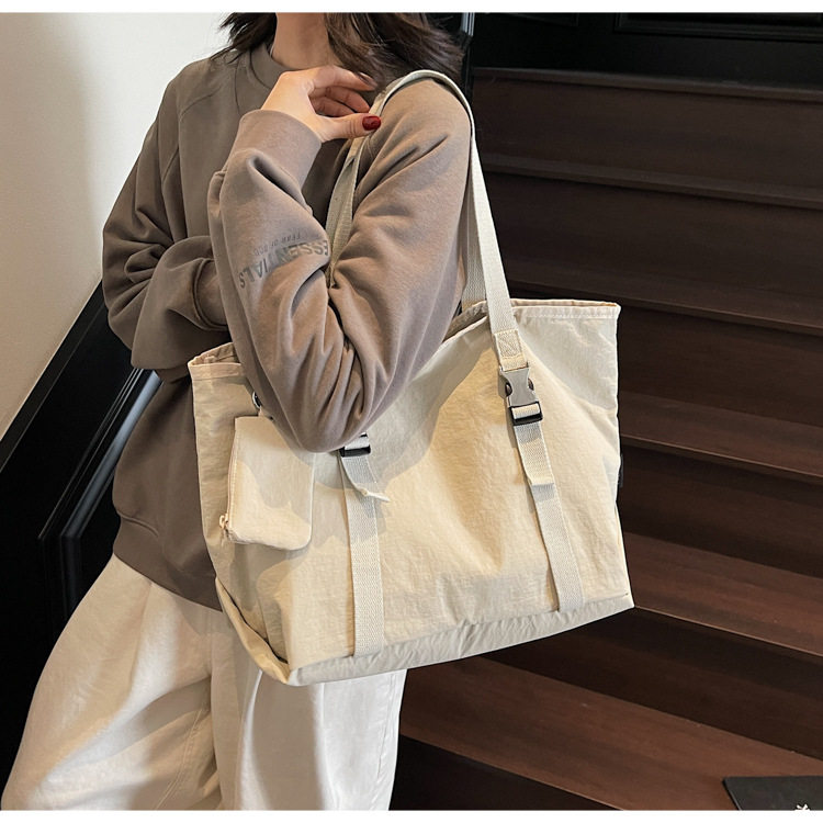 2025新款高颜值大容量托特包简约百搭逛街通勤单肩包休闲轻便背包