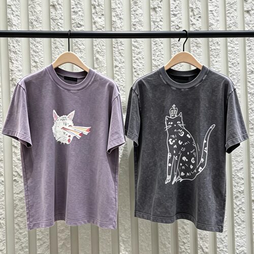 MOCO2026春新品阿苏特染长绒棉小猫印花烫钻短袖T恤MBF1TEE033
