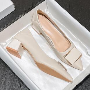 女2025新款 中跟尖头浅口工作鞋 牛皮粗跟单鞋 秋季 法式 气质高跟女鞋