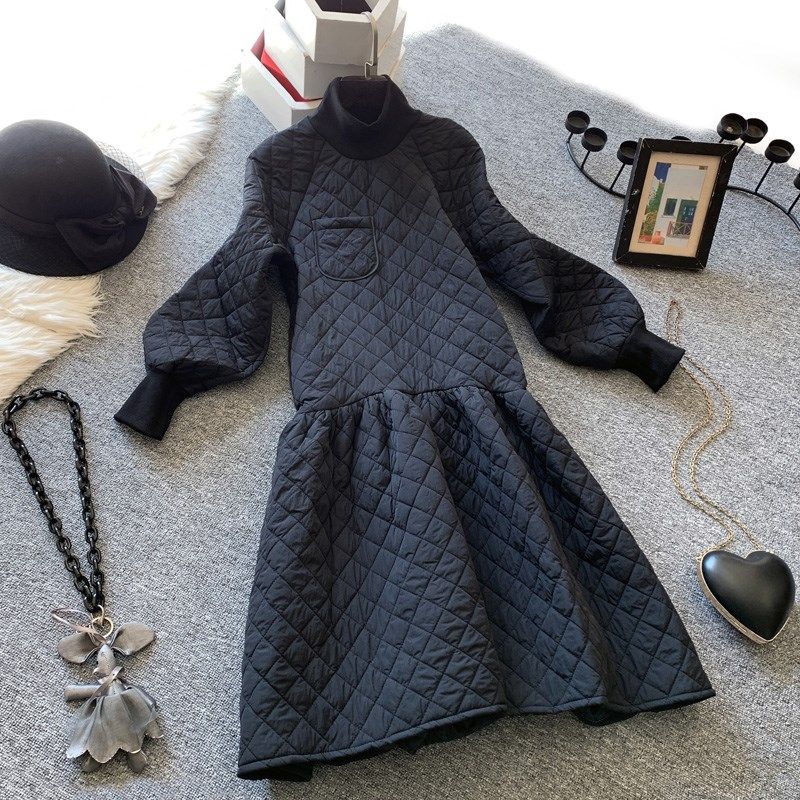 冬季新款女装气质高领过膝长裙卫衣裙菱格棉服加厚宽松黑色连衣裙