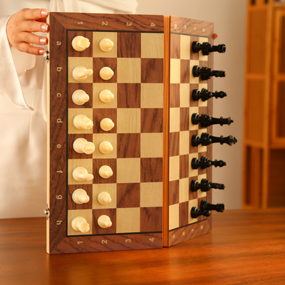 国际象棋磁性木质折叠棋盘黑白棋子中小学生培训比赛专用棋chess