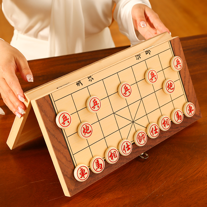 中国象棋小学生儿童磁性专用带实木棋盘便携式磁性象棋可折叠套装
