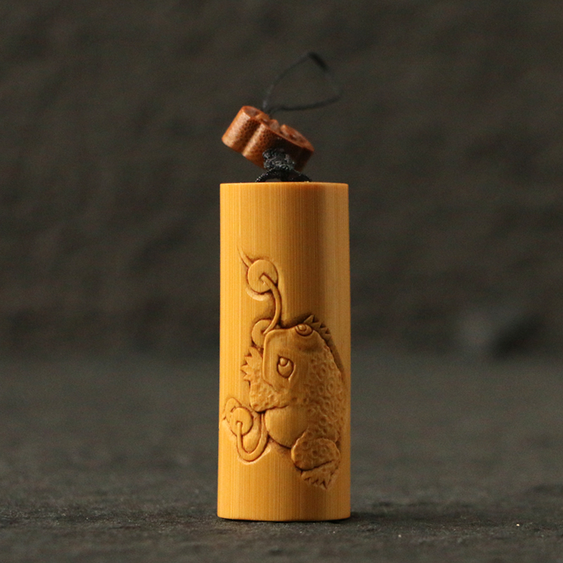 精品名家书文纯手工浅浮雕钟馗金蟾图实心竹小挂件竹雕车钥匙挂坠