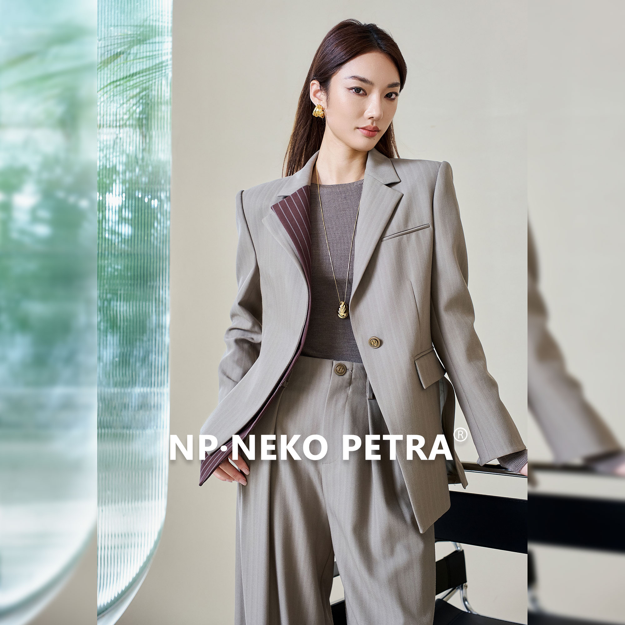 Neko Petra老钱风高级设计感双领灰绿色西装套装女秋肌理垂坠长裤