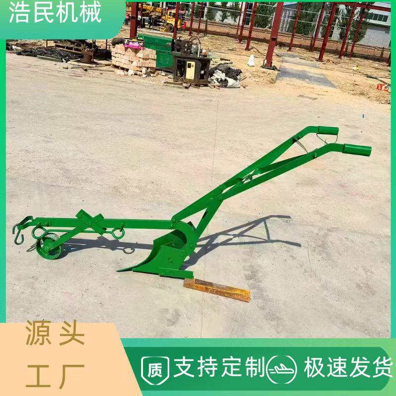 牛马畜牧耕地犁松土步行开沟牛拉犁牛拉犁