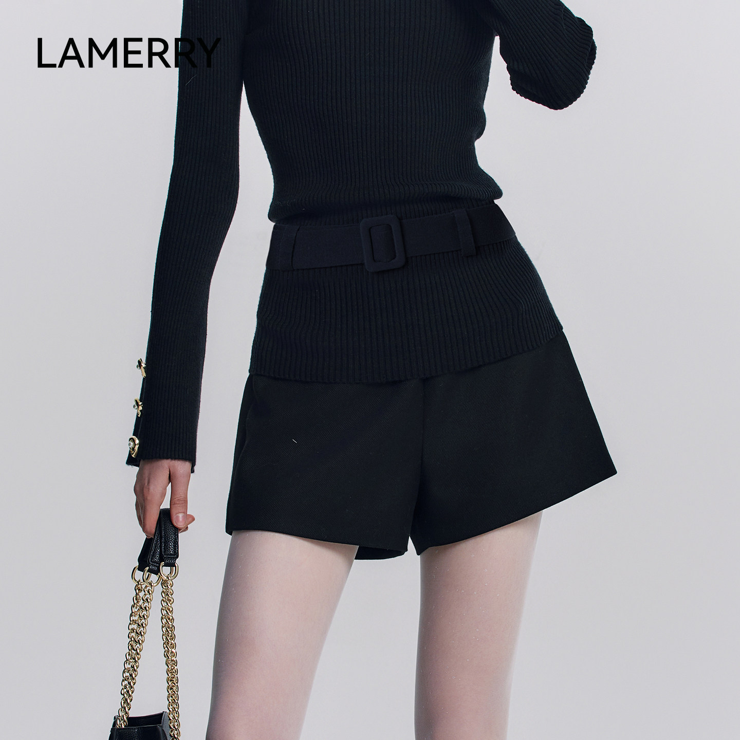 LAMERRY/朗美睿黑色口袋金属logo扣装饰短裤显瘦显腿长25秋冬新款,女装/女士精品,裤子,淘宝优惠券,粉丝福利购,淘宝优惠卷